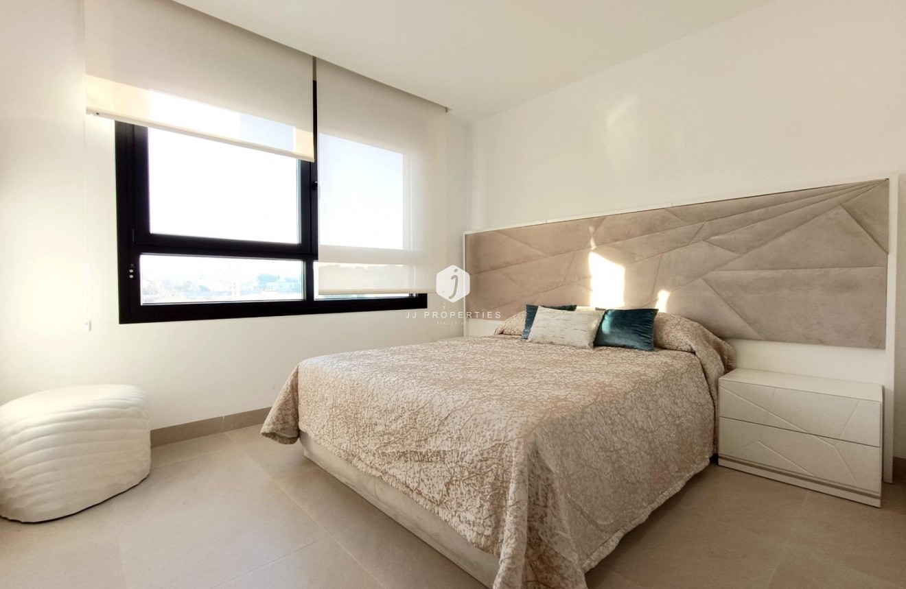 Nowy budynek - Szalet -
Benijofar - Pueblo