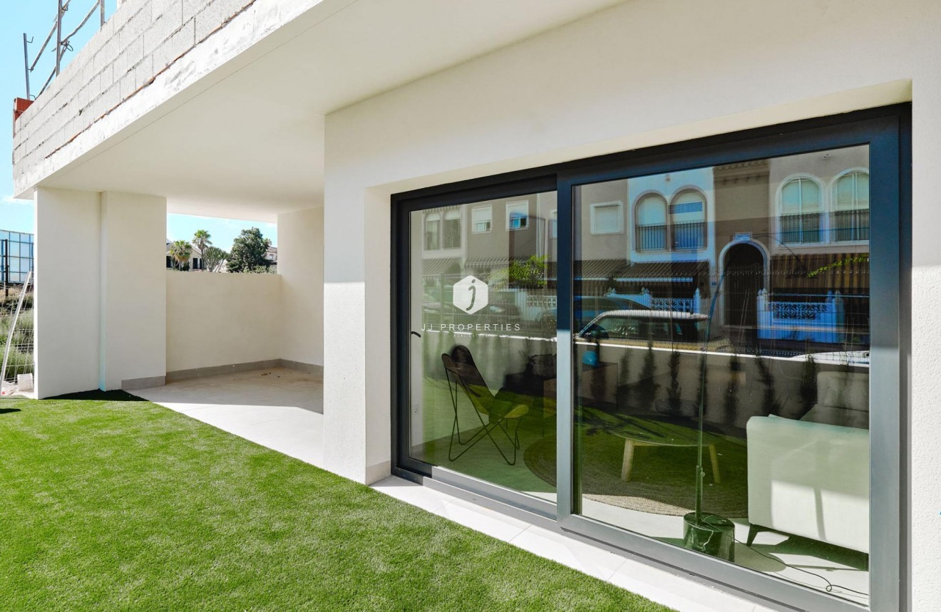 Obra nueva - Bungalow -
Torrevieja - Villa Amalia