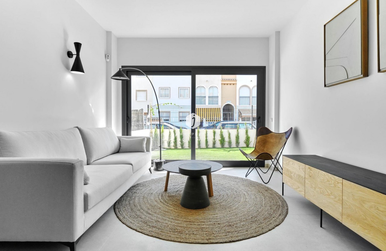 Obra nueva - Bungalow -
Torrevieja - Villa Amalia