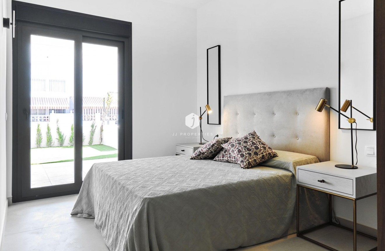 Obra nueva - Bungalow -
Torrevieja - Villa Amalia