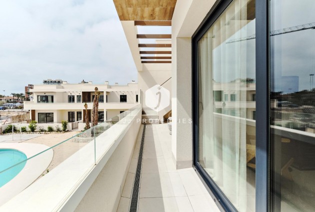 Obra nueva - Bungalow -
Torrevieja - Villa Amalia