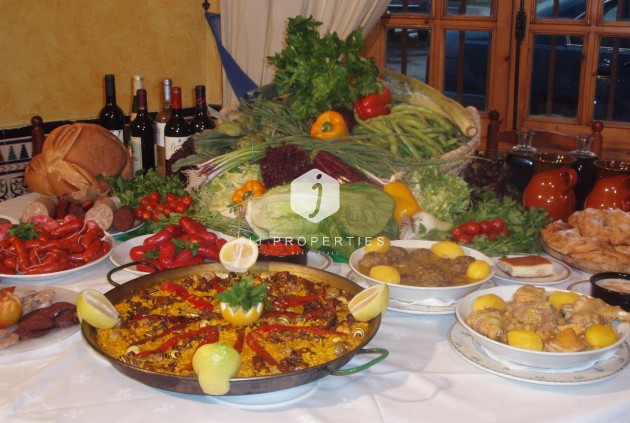 Obra nueva - Chalet -
Dolores - Sector 2