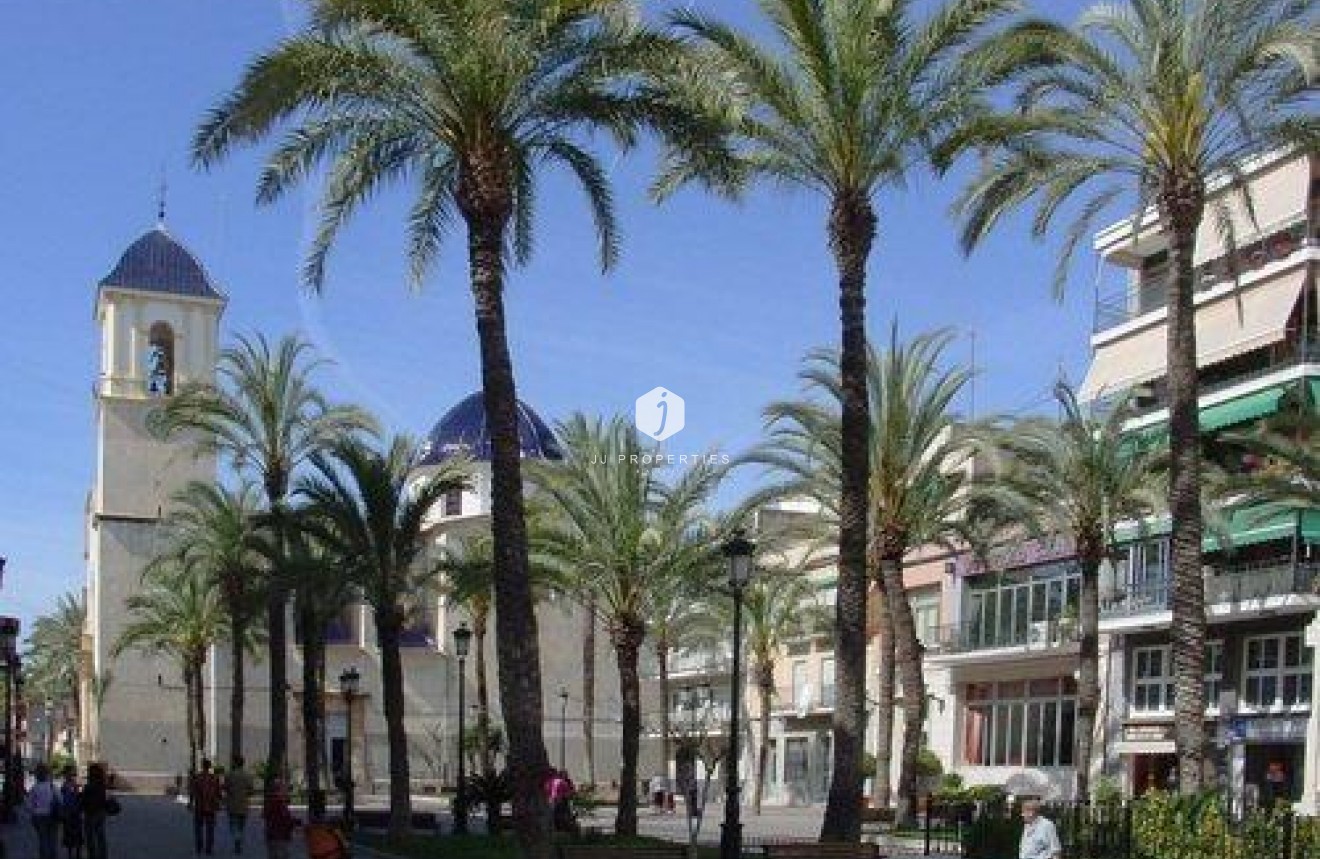 Obra nueva - Chalet -
Dolores - Sector 2