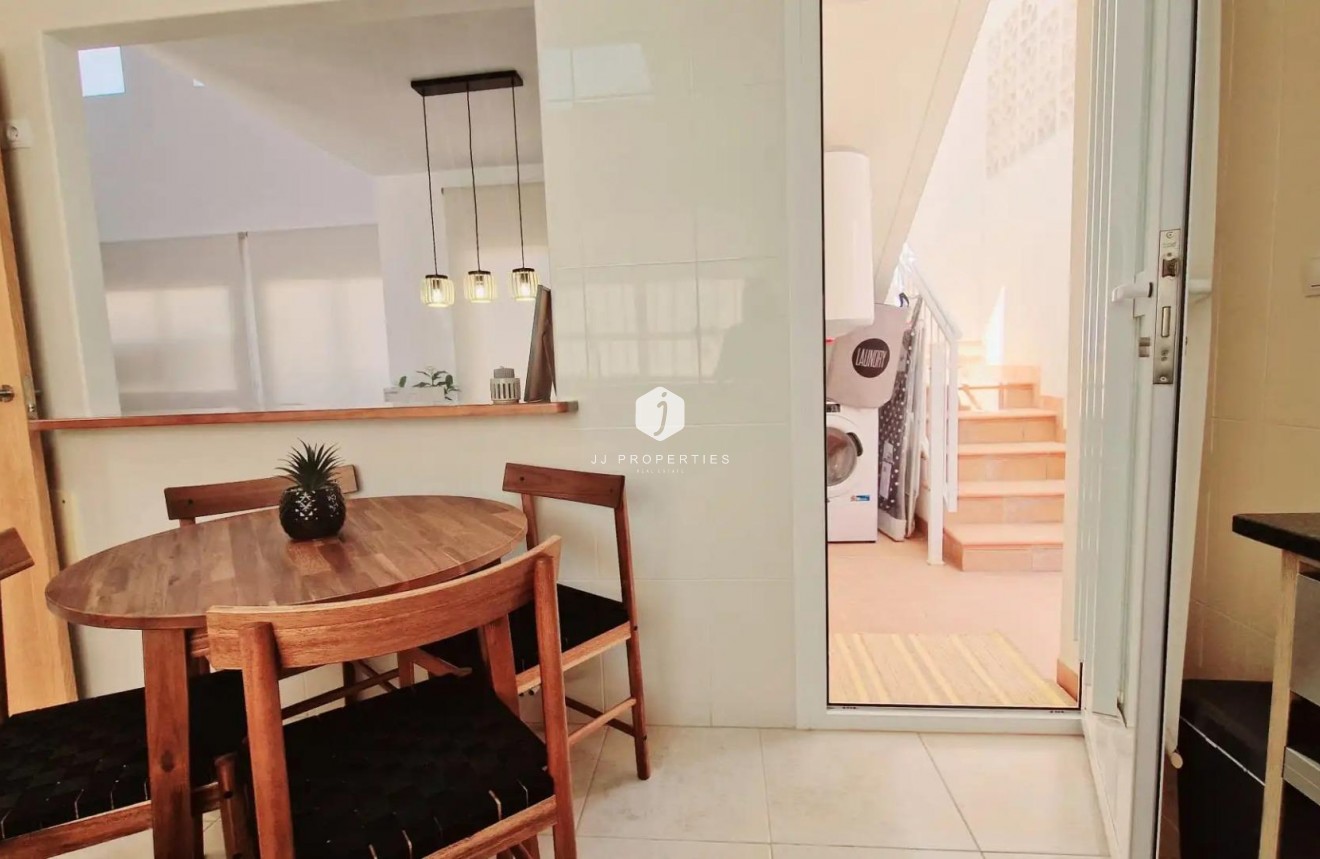 Obra nueva - Villa -
Lorca - Purias