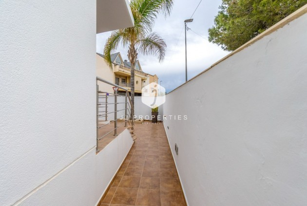 Segunda mano - Chalet -
Rojales