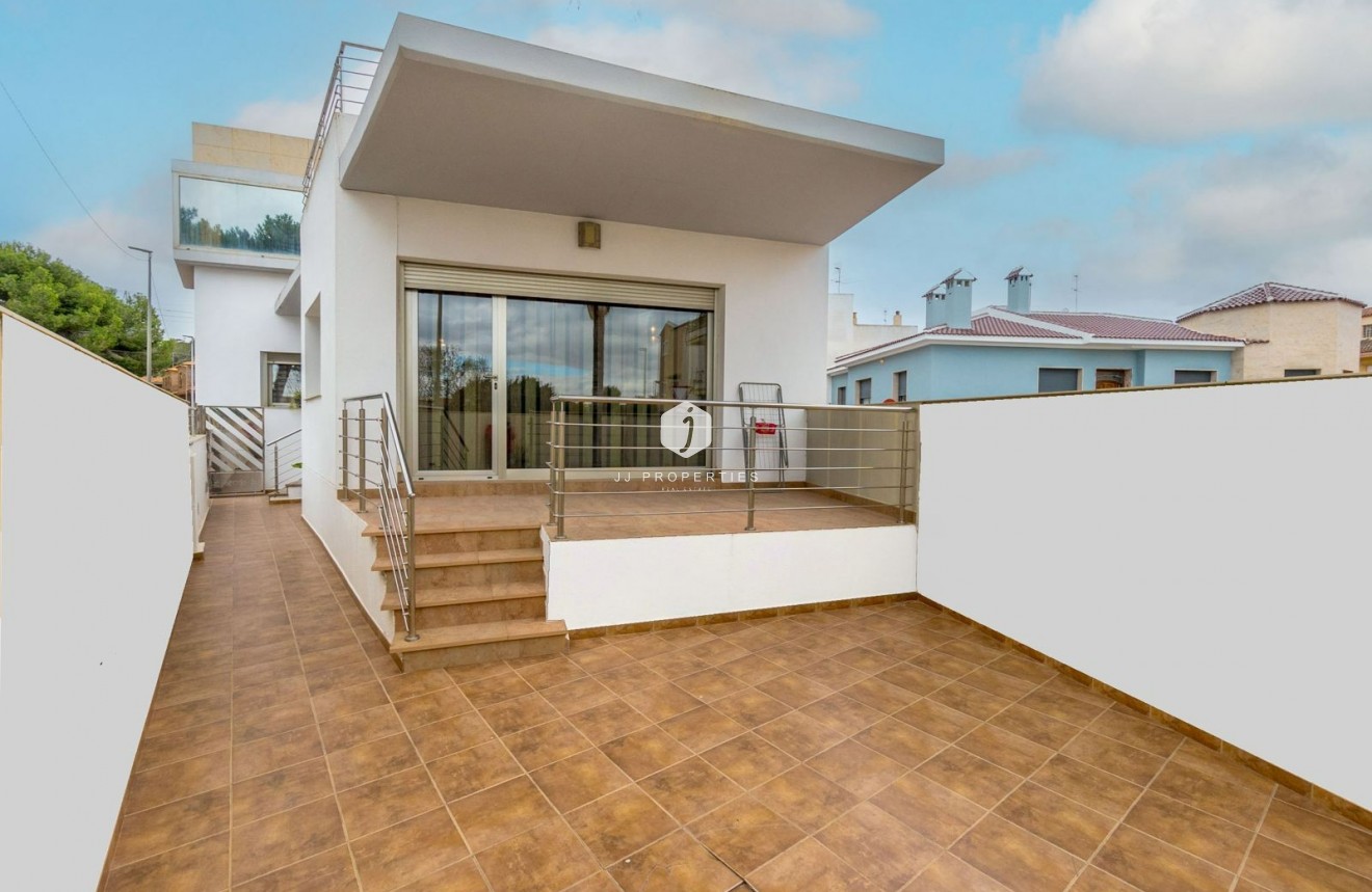 Segunda mano - Chalet -
Rojales