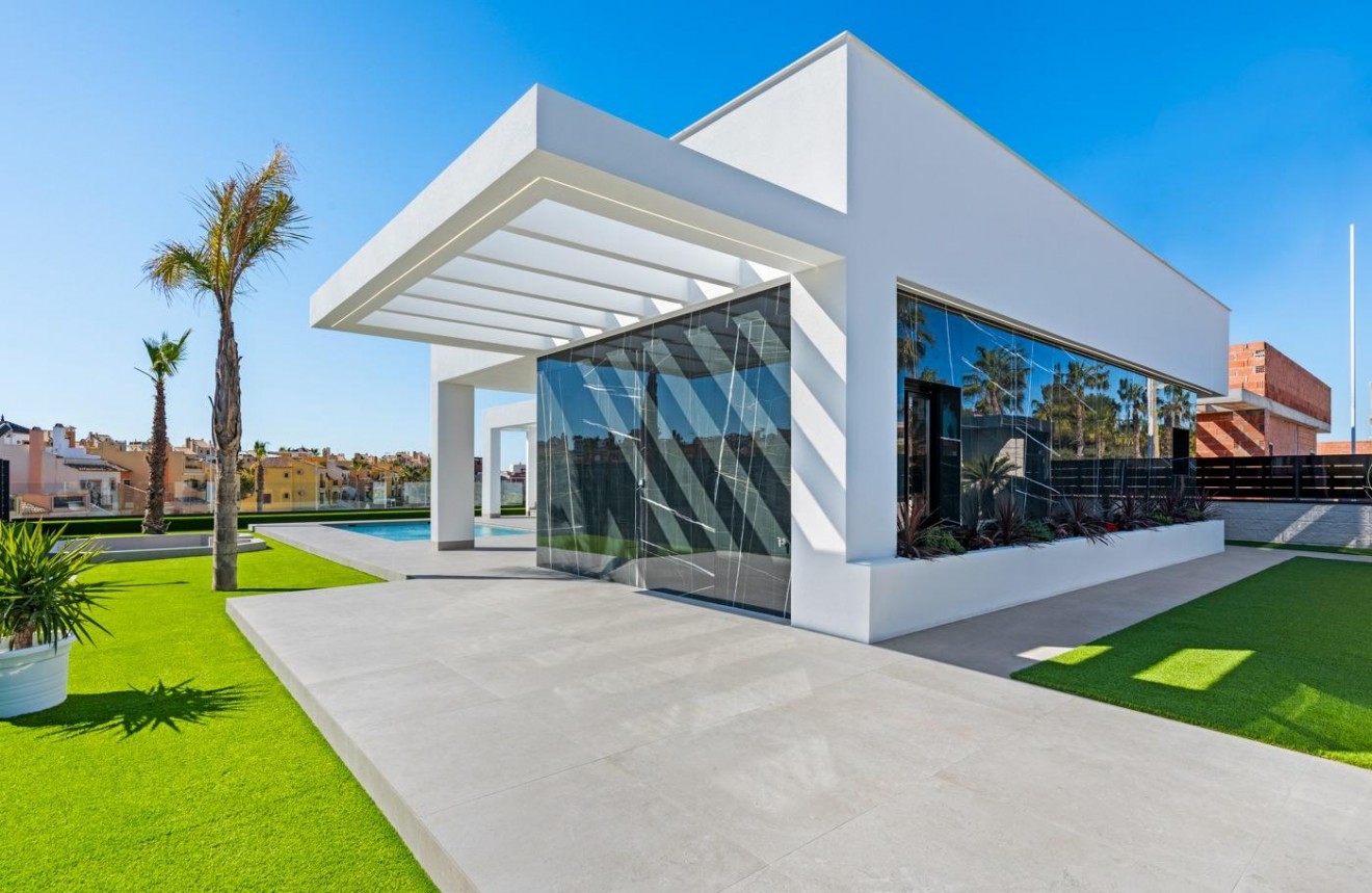 Nowy budynek - Szalet -
Algorfa - La finca golf