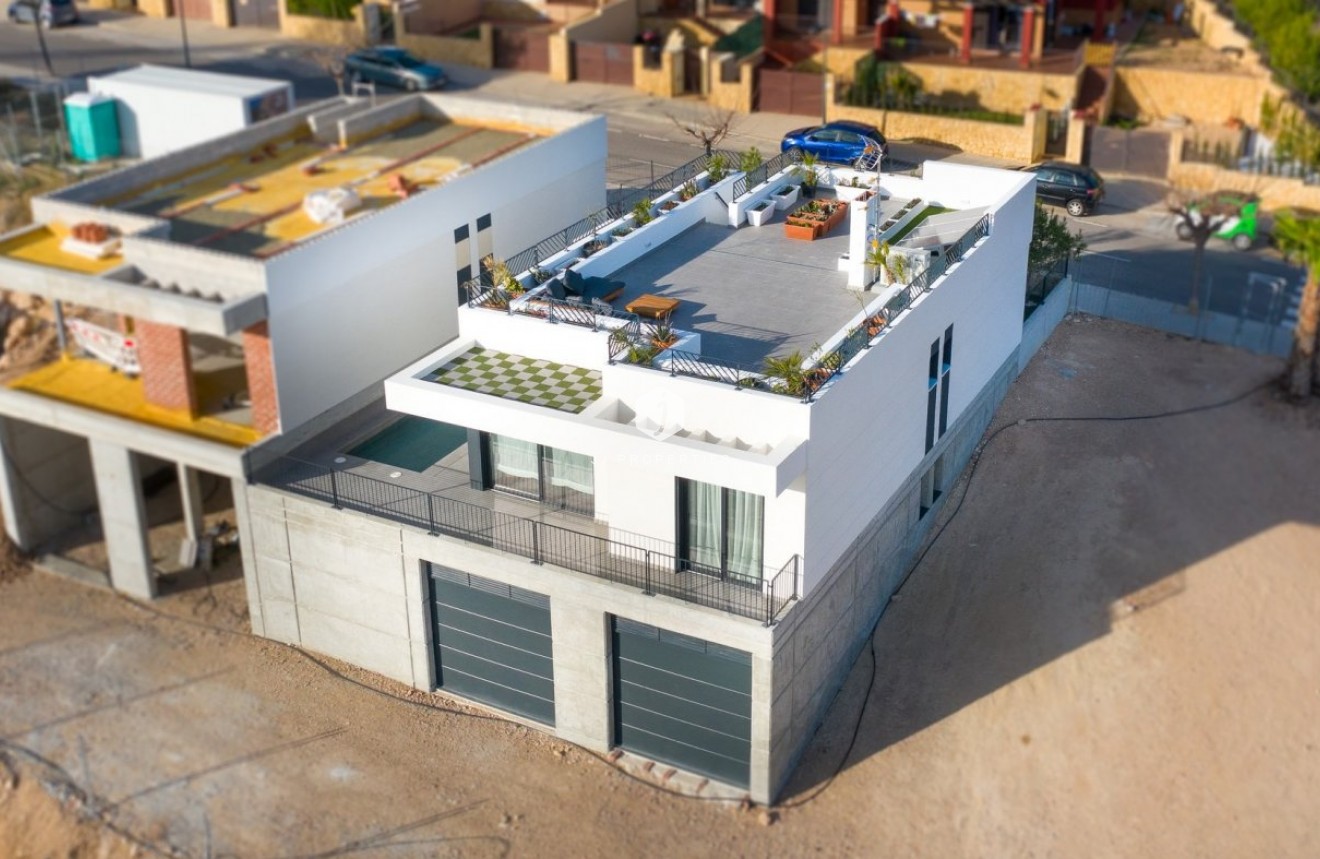 Obra nueva - Villa -
Polop - Urbanizaciones