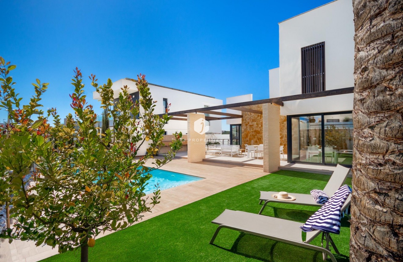 Obra nueva - Villa -
Orihuela Costa - Campoamor
