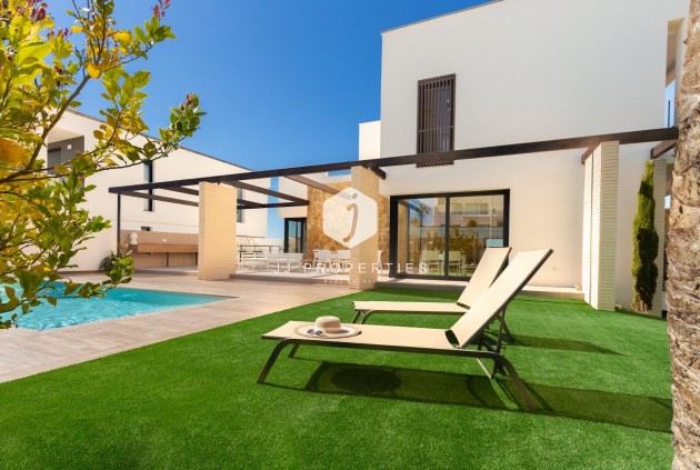 Obra nueva - Villa -
Orihuela Costa - Campoamor