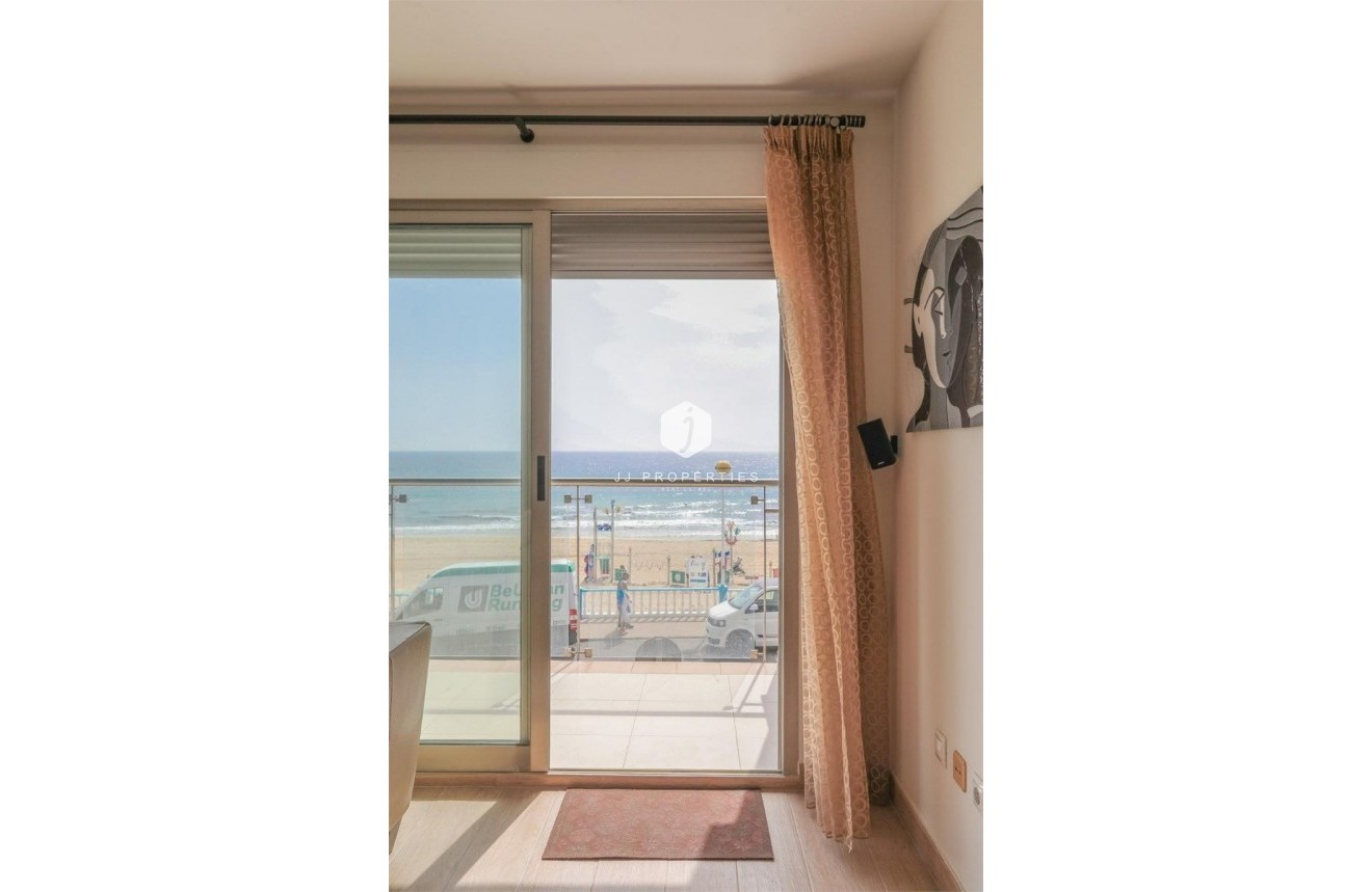 Segunda mano - Apartamento / piso -
Torrevieja - Playa de los locos