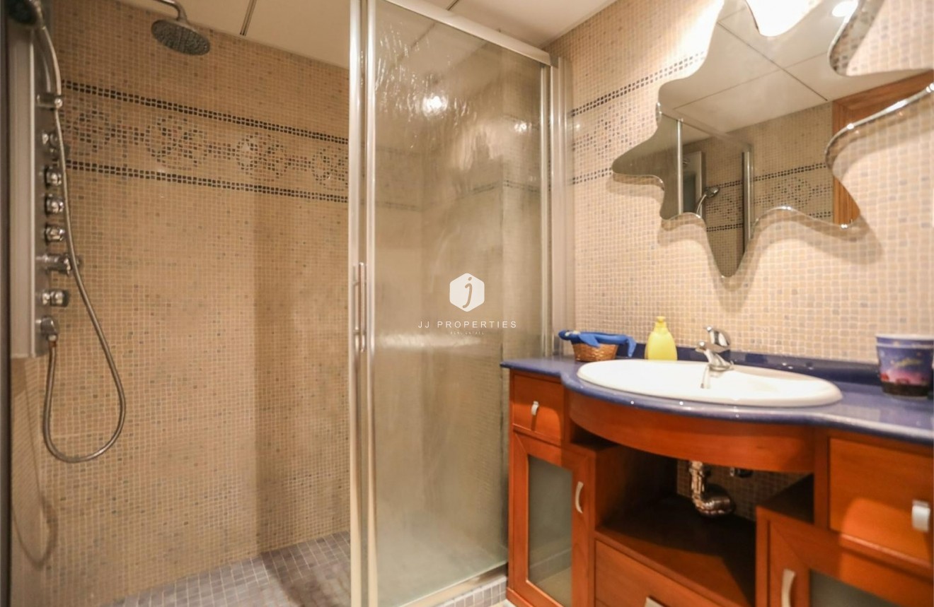 Segunda mano - Apartamento / piso -
Torrevieja - Playa de los locos