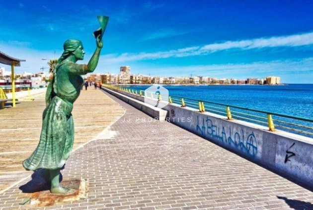 Obra nueva - Apartamento / piso -
Torrevieja - Centro