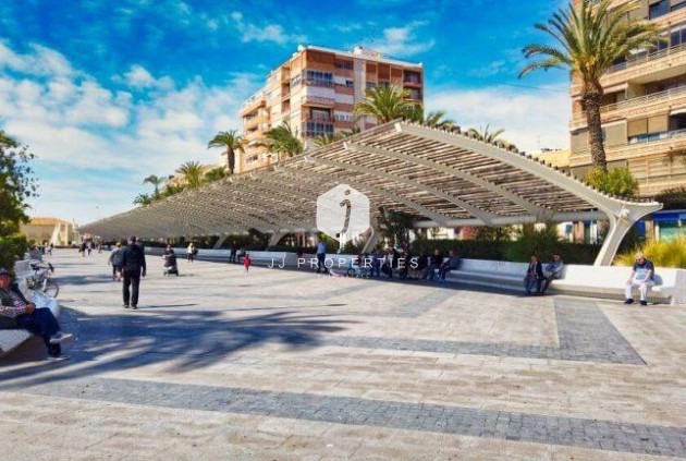 Obra nueva - Apartamento / piso -
Torrevieja - Centro