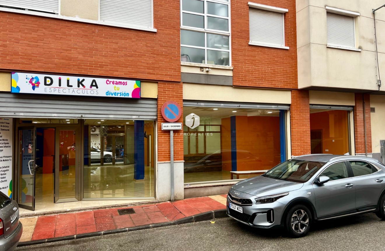 Aus zweiter Hand - Kommerziell -
Beniel - CENTRO