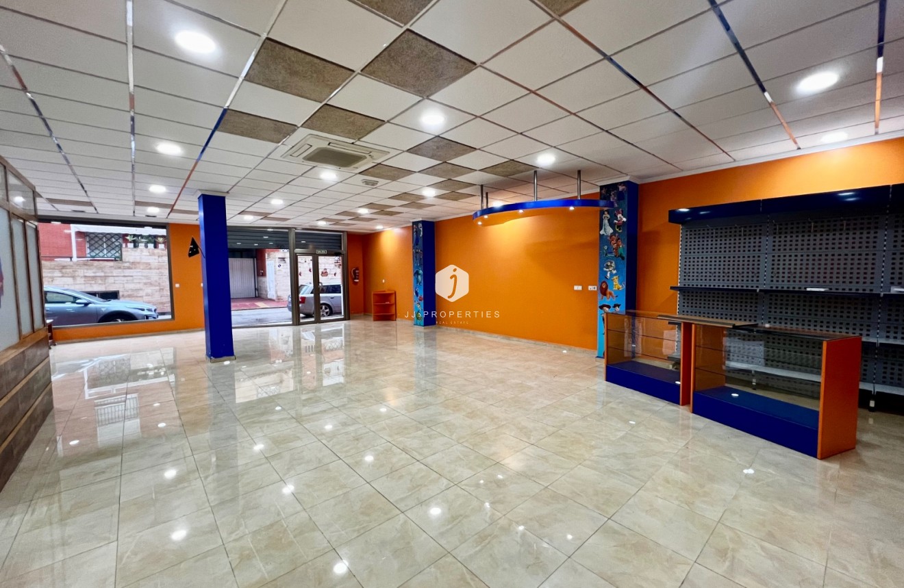 Aus zweiter Hand - Kommerziell -
Beniel - CENTRO