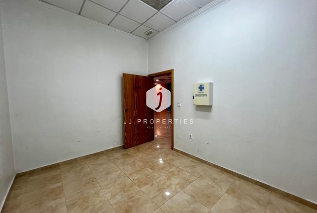 Aus zweiter Hand - Kommerziell -
Beniel - CENTRO