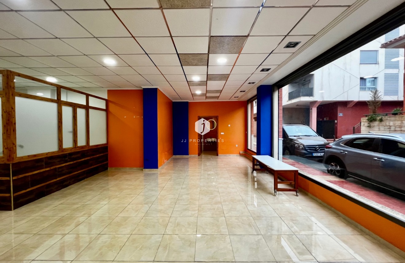 Aus zweiter Hand - Kommerziell -
Beniel - CENTRO