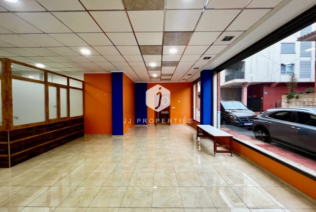 Aus zweiter Hand - Kommerziell -
Beniel - CENTRO