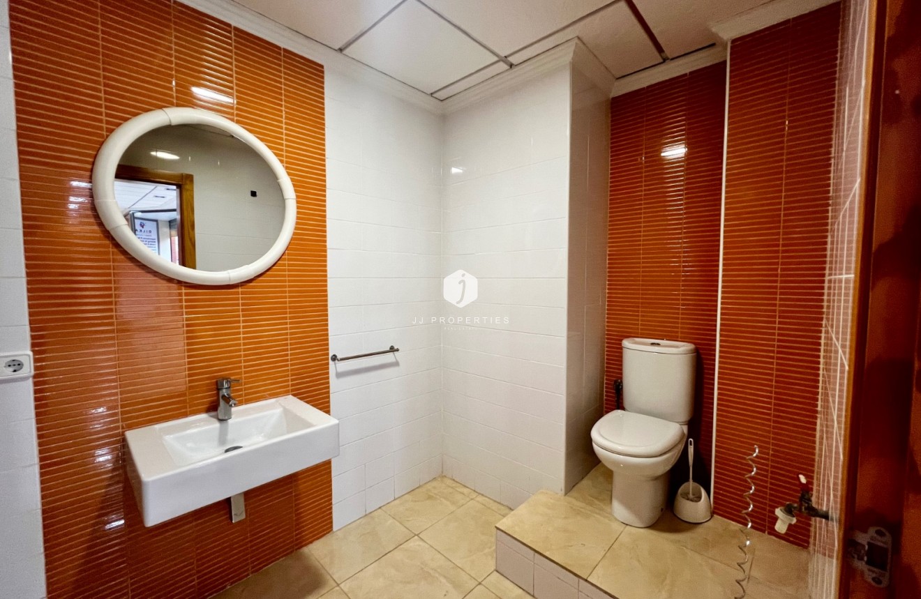 Aus zweiter Hand - Kommerziell -
Beniel - CENTRO