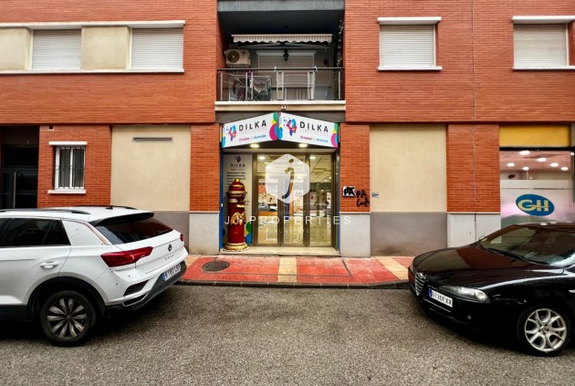 Aus zweiter Hand - Kommerziell -
Beniel - CENTRO