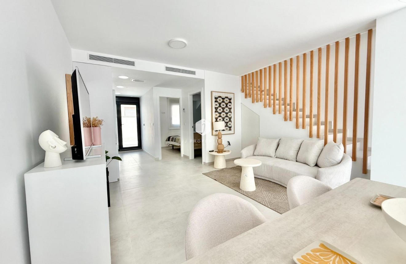 Nouvelle construction - Chalet -
Cox - San Fernando