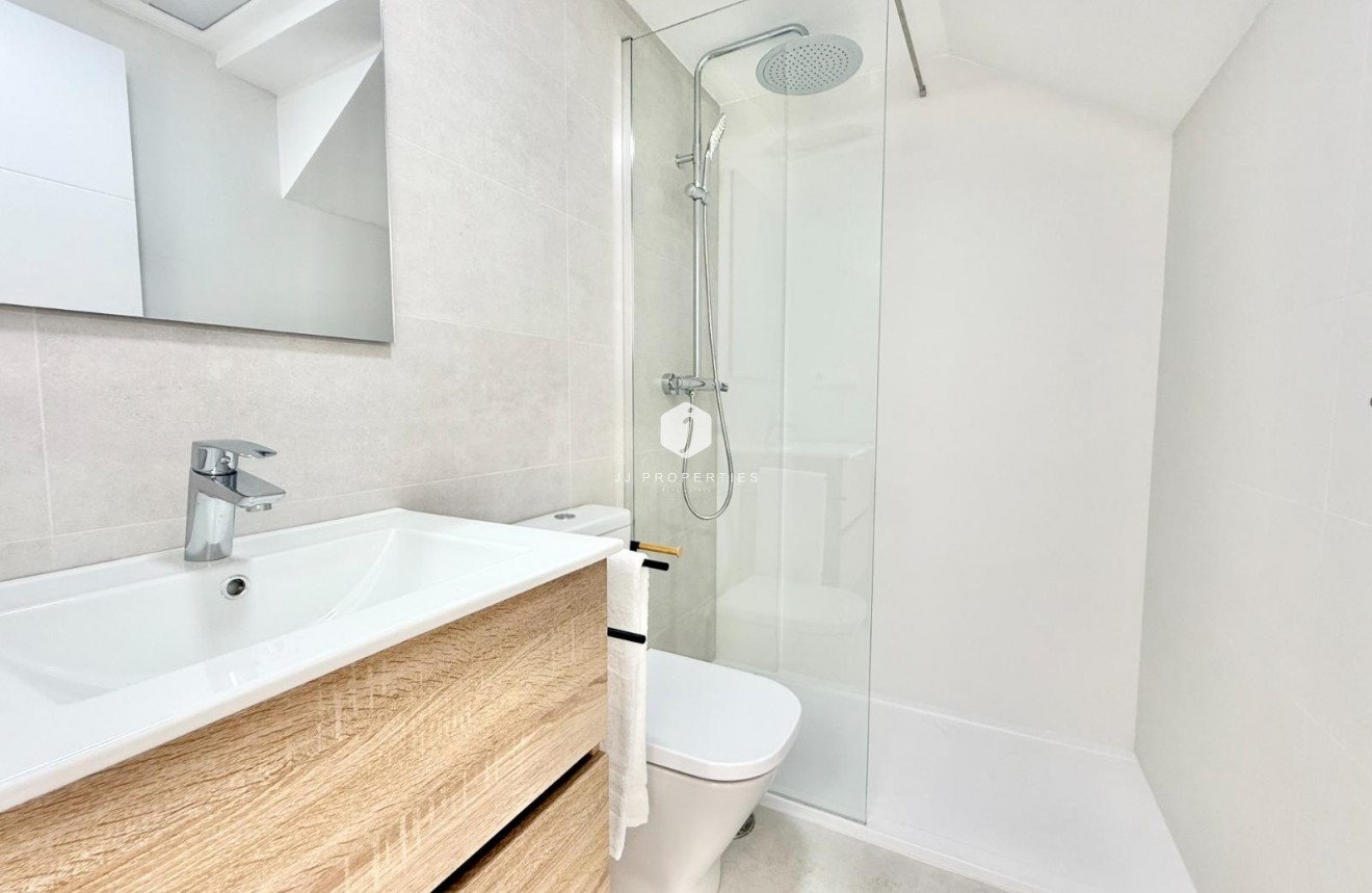 Nouvelle construction - Chalet -
Cox - San Fernando