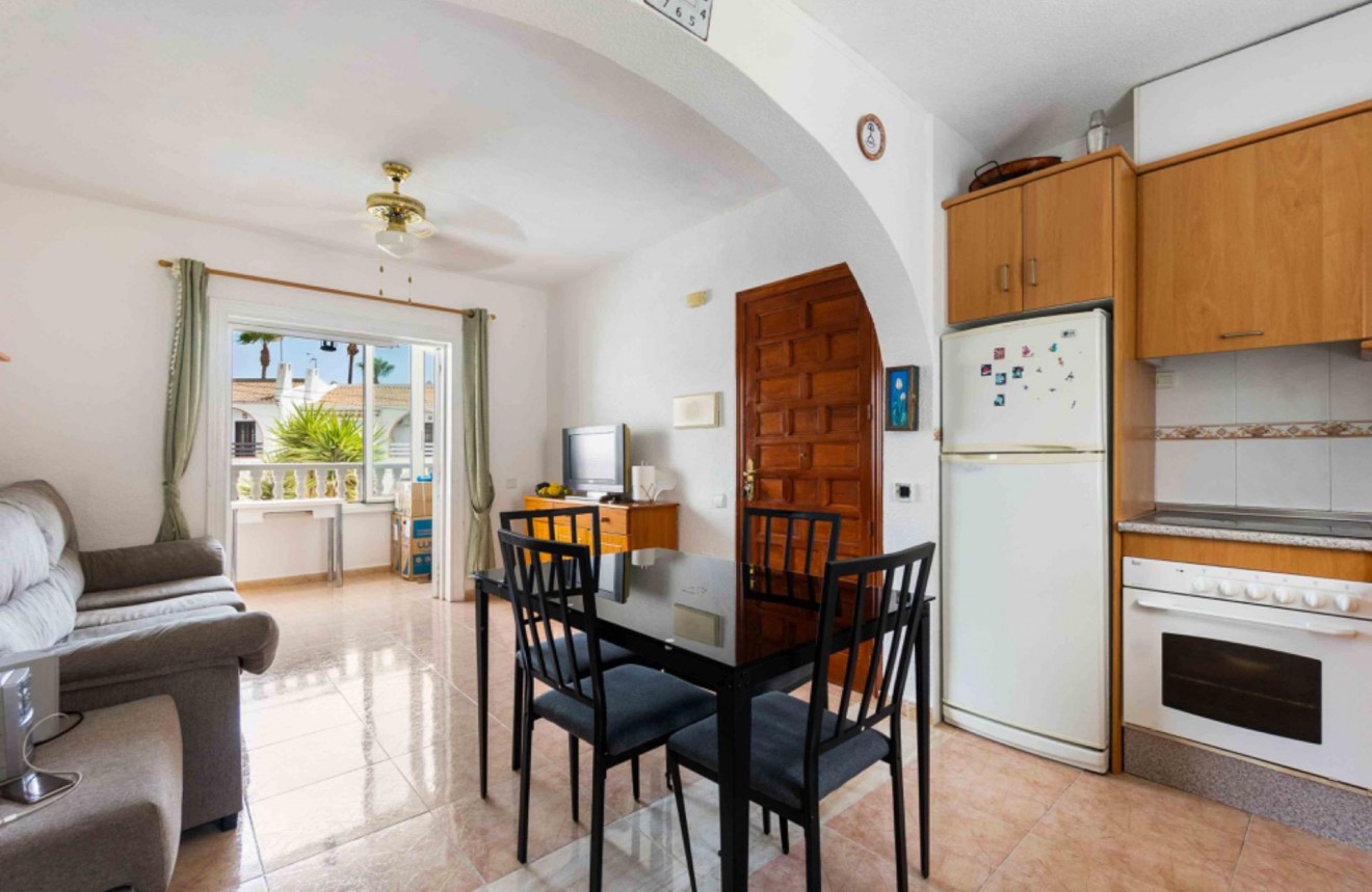 Resale - Apartment / flat -
Torrevieja - La siesta