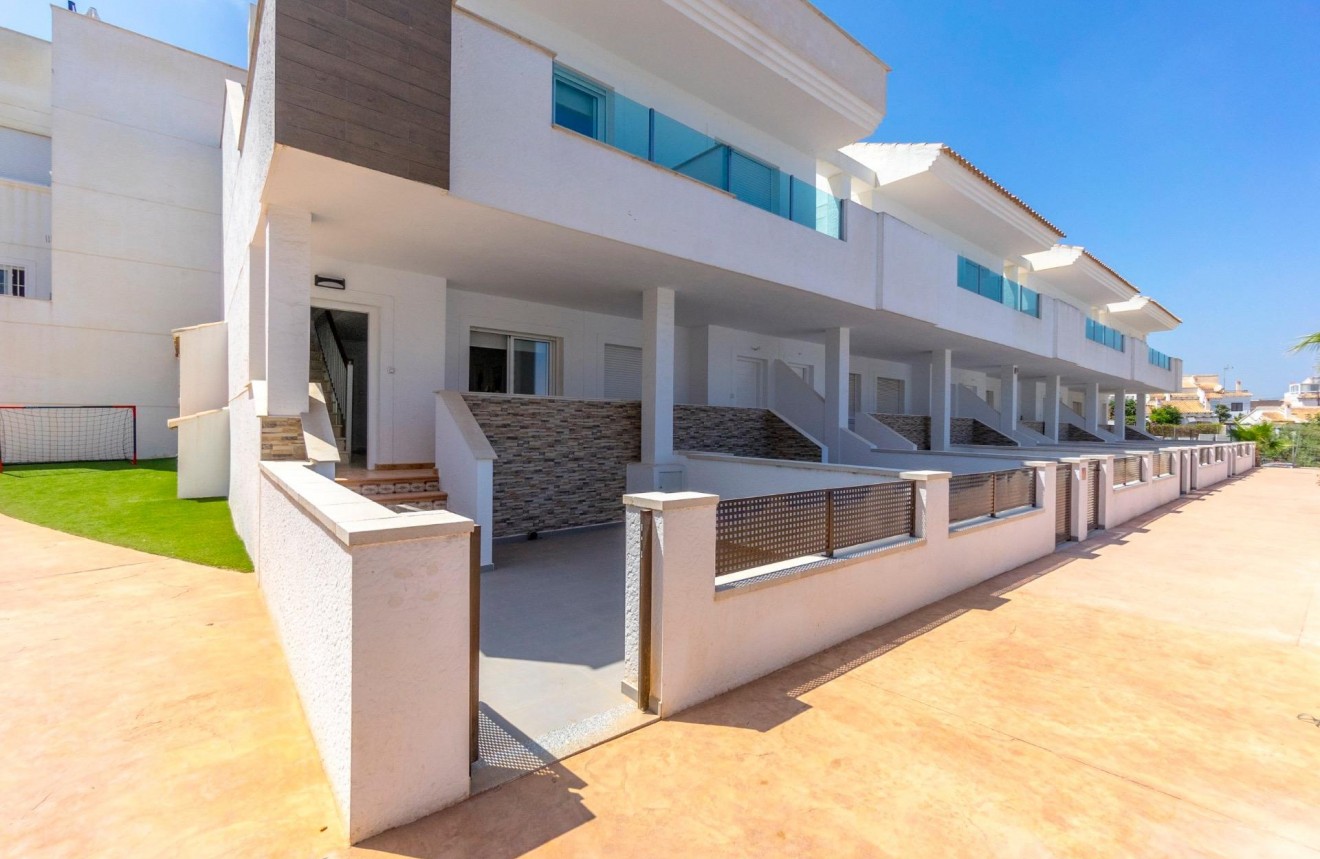 Nouvelle construction - Maison de ville -
Torrevieja - Los altos