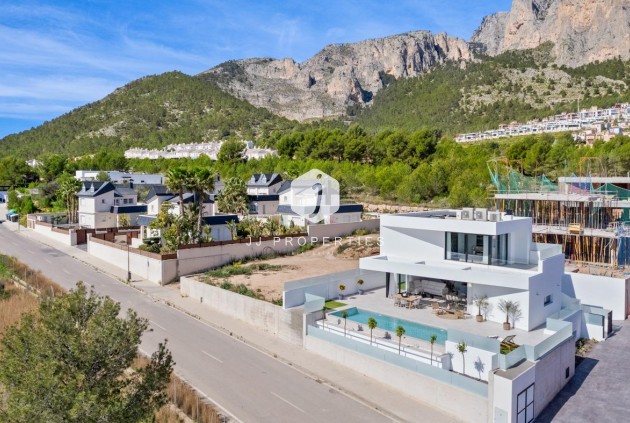 Obra nueva - Villa -
Polop - Urbanizaciones