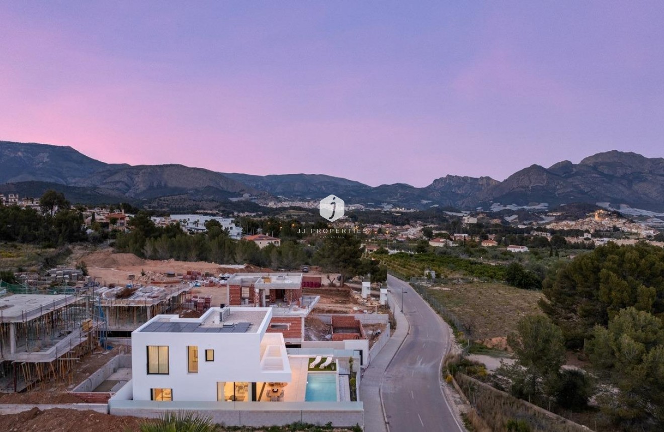 Obra nueva - Villa -
Polop - Urbanizaciones