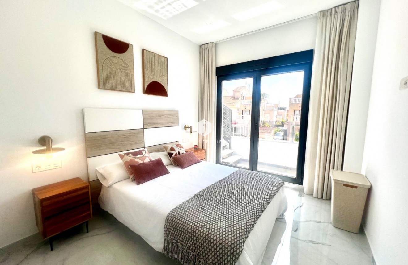 Segunda mano - Villa -
Torrevieja - Torretas