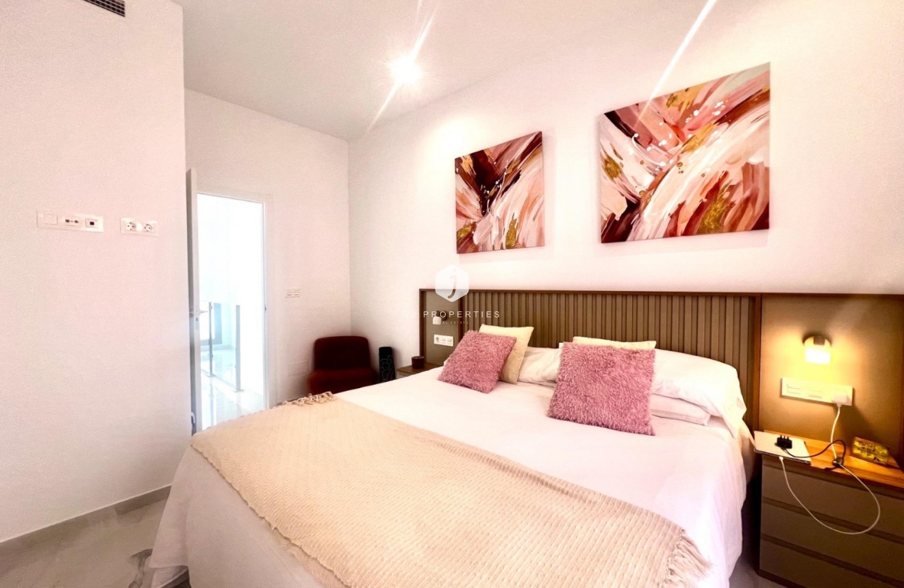 Segunda mano - Villa -
Torrevieja - Torretas