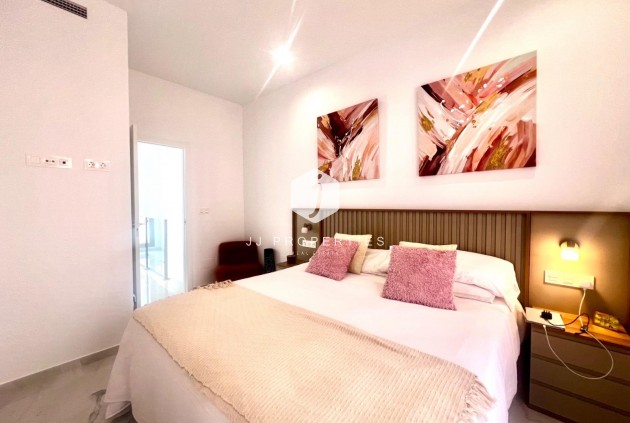 Segunda mano - Villa -
Torrevieja - Torretas