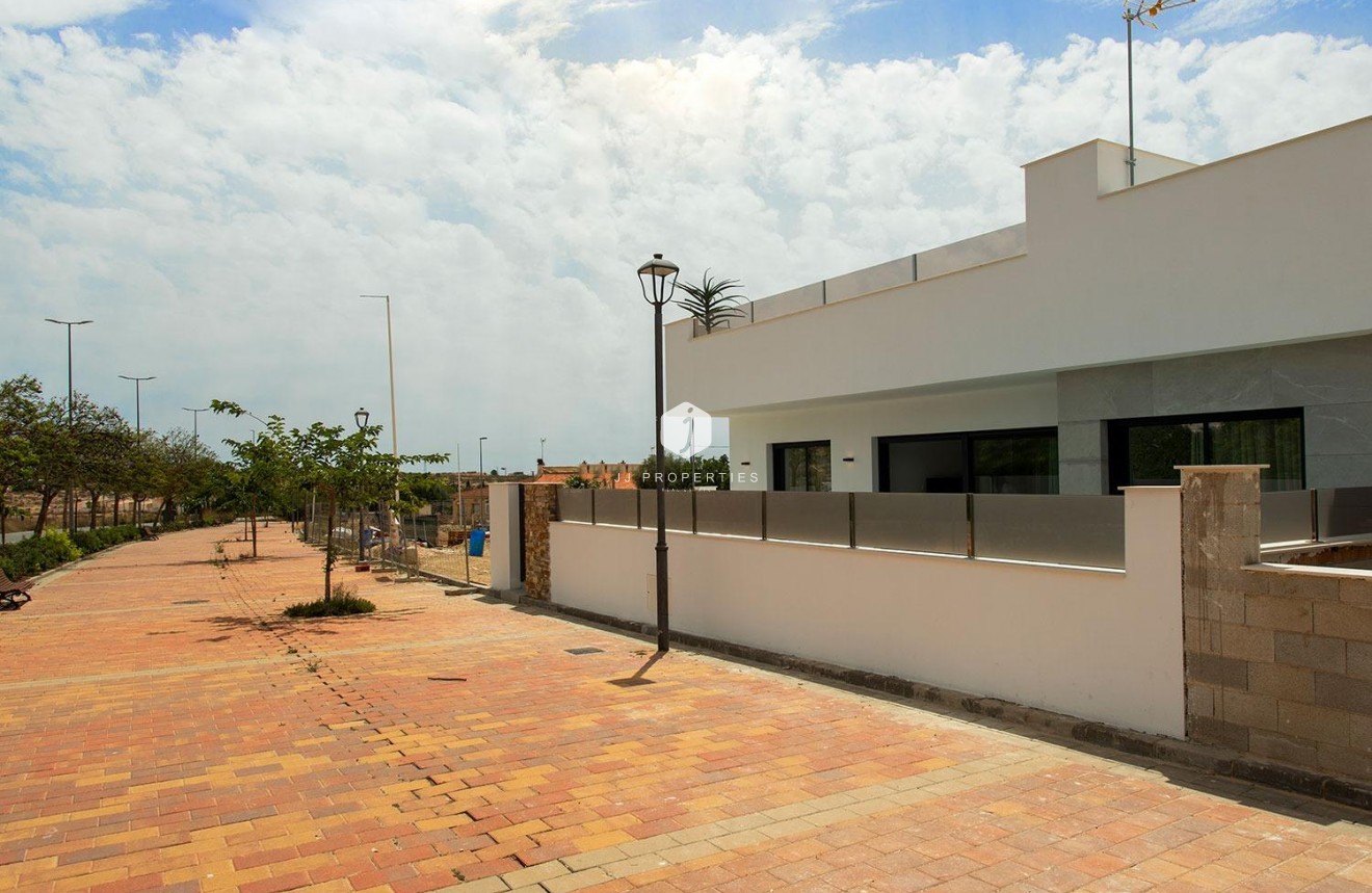 Obra nueva - Chalet -
Sucina