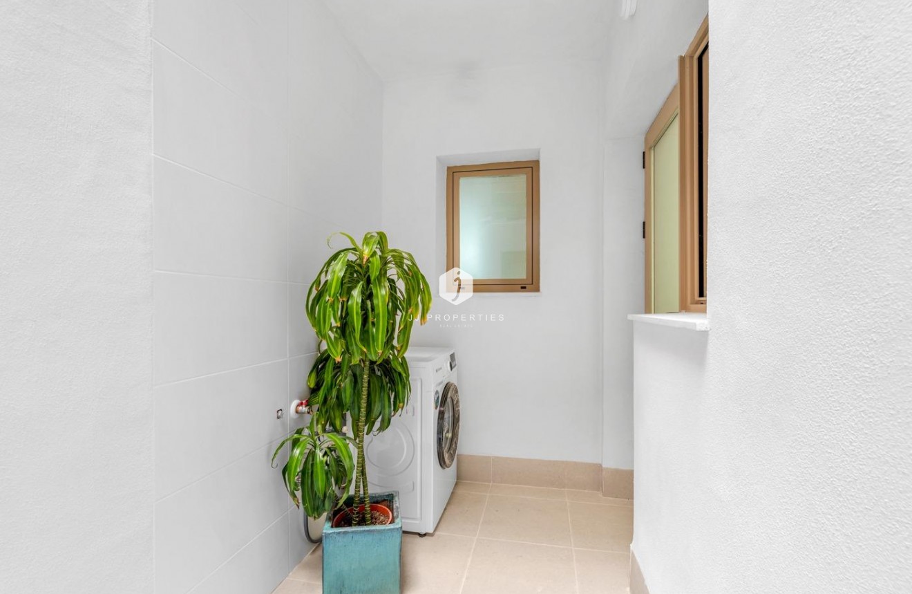 Obra nueva - Apartamento / piso -
Jacarilla - pueblo