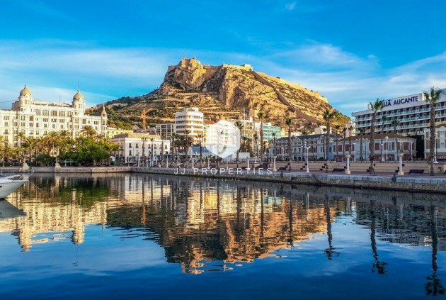 Obra nueva - Ático -
Alicante - Centro