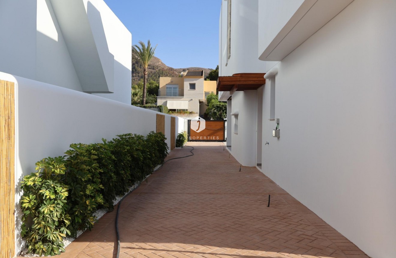Obra nueva - Villa -
Alfas del Pí - El Albir