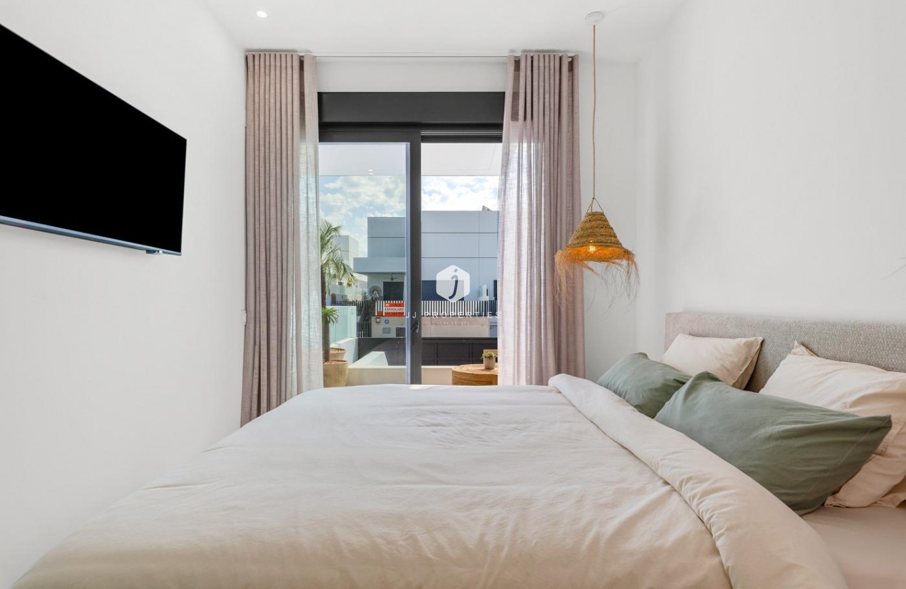 Obra nueva - Chalet -
Dolores - Sector 3