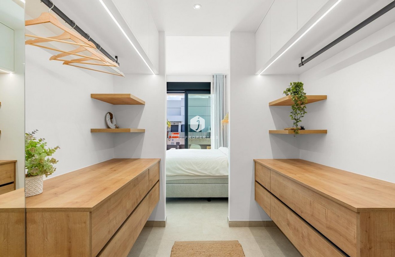 Obra nueva - Chalet -
Dolores - Sector 3