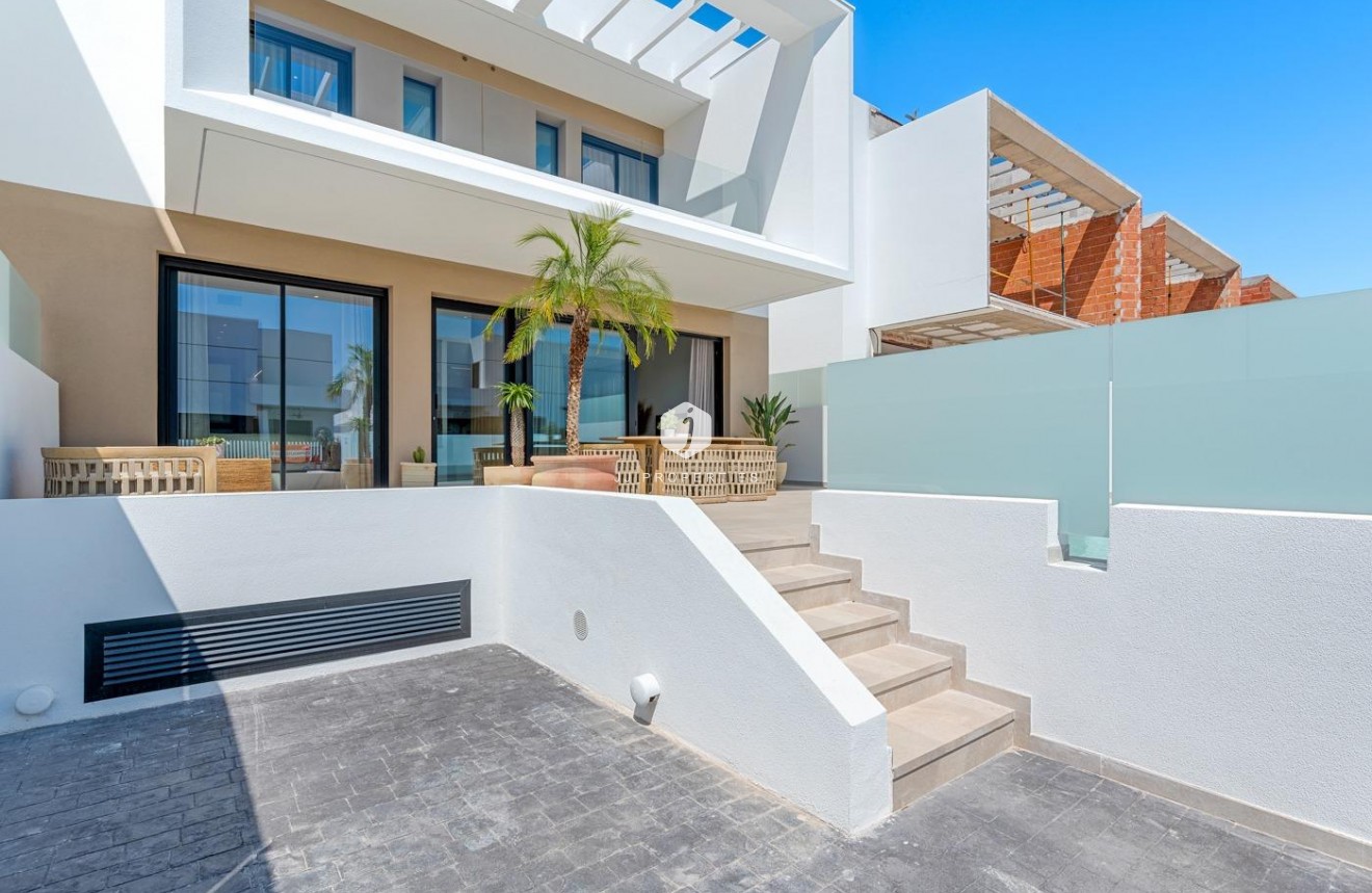 Obra nueva - Chalet -
Dolores - Sector 3