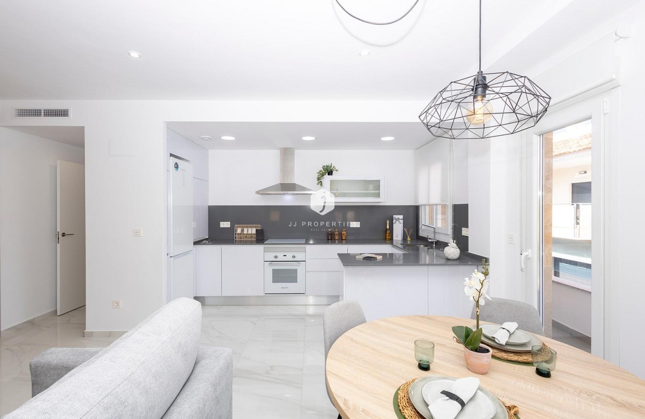 Obra nueva - Apartamento / piso -
Jacarilla - pueblo