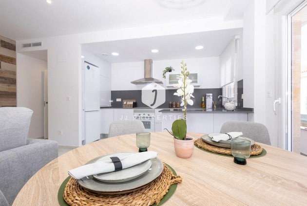 Obra nueva - Apartamento / piso -
Jacarilla - pueblo