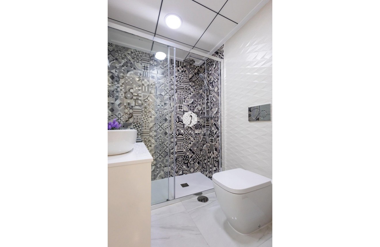 Obra nueva - Apartamento / piso -
Jacarilla - pueblo