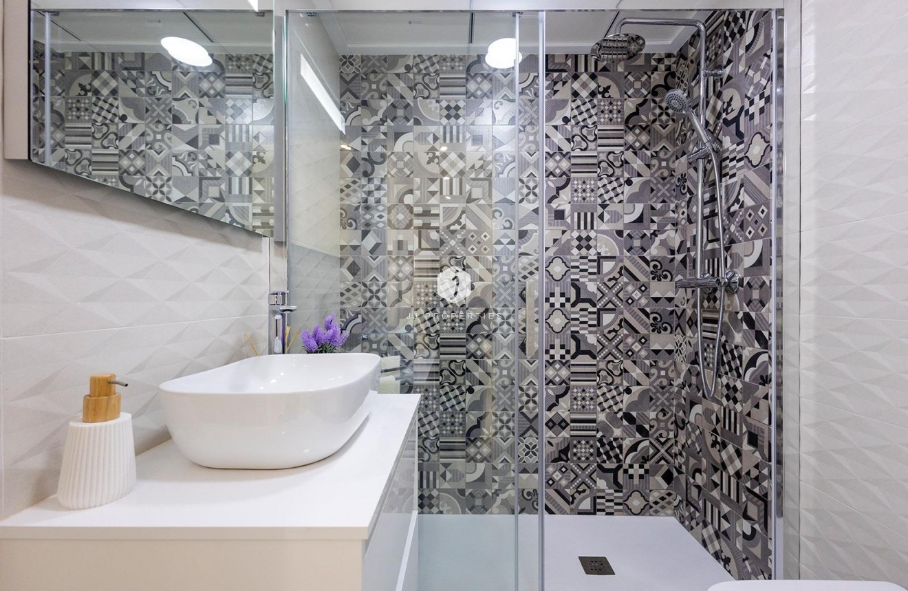 Obra nueva - Apartamento / piso -
Jacarilla - pueblo