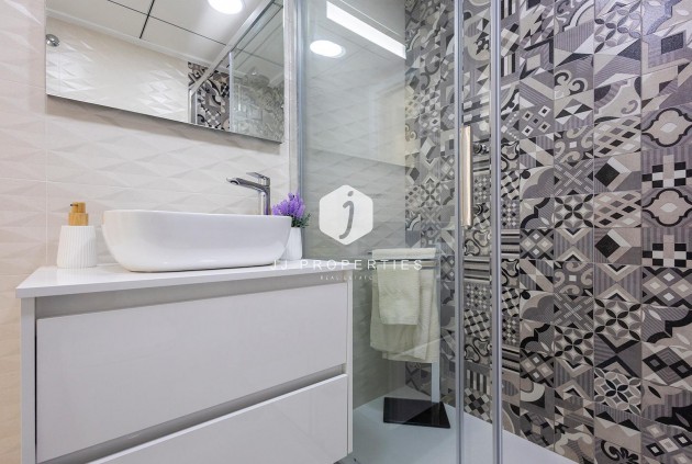 Obra nueva - Apartamento / piso -
Jacarilla - pueblo