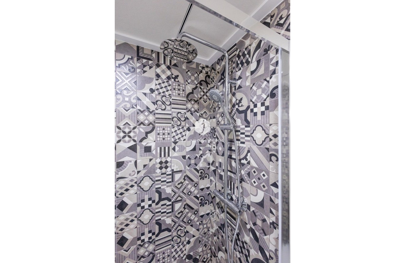 Obra nueva - Apartamento / piso -
Jacarilla - pueblo