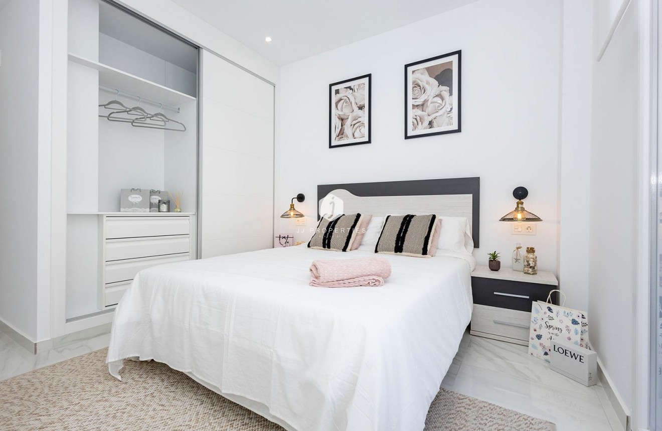 Obra nueva - Apartamento / piso -
Jacarilla - pueblo