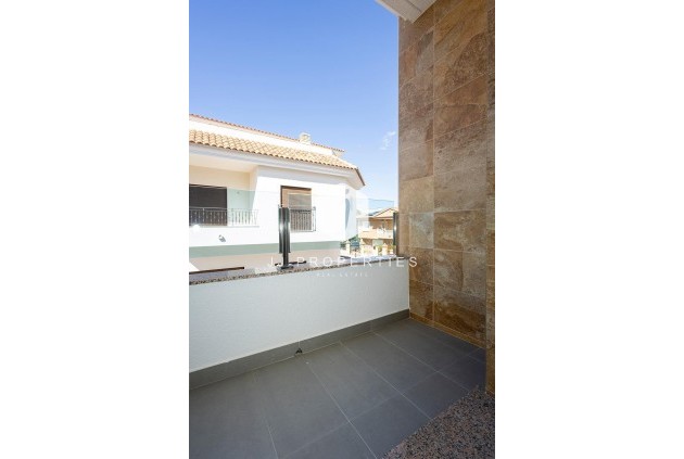 Obra nueva - Apartamento / piso -
Jacarilla - pueblo