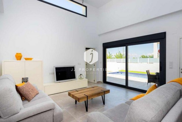 Obra nueva - Chalet -
Daya Nueva - Centro